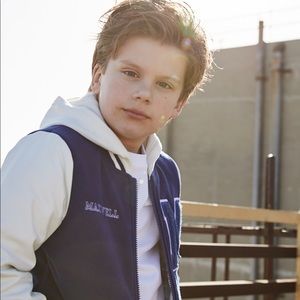 Meet your Posher, Max